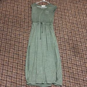 Green maxi dress w/ pockets